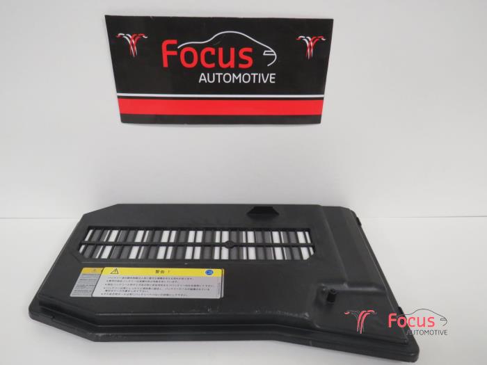 Begagnade Batterilåda Volkswagen Touareg (7PA/PH) 3.0 V6 24V TSI Hybrid Pris € 24,20 Inklusive moms erbjuds av Focus Automotive