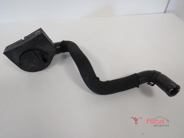 Additional water pump from a Volkswagen Caddy Combi IV 1.4 TGI EcoFuel 2015