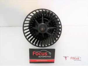 Usados Motor de ventilador de calefactor Ford Transit 2.2 TDCi 16V Precio € 28,00 Norma de margen ofrecido por Focus Automotive
