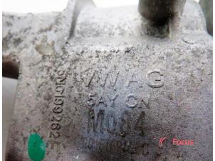 Engine mount from a Volkswagen Sharan (7N) 2.0 TDI 16V 4Motion 2016