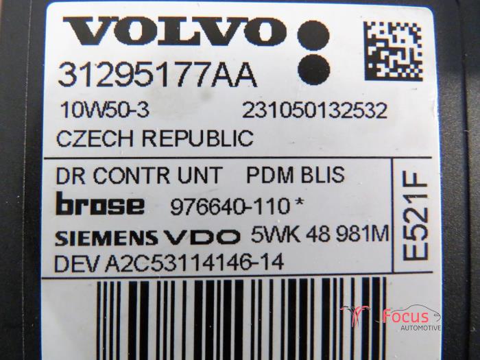 Silnik szyby drzwiowej z Volvo V50 (MW) 1.6 D2 16V 2011