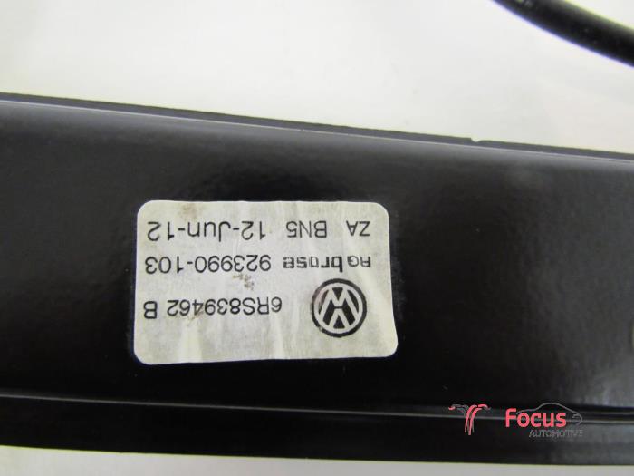 Mécanique vitre 4portes arrière droite d'un Volkswagen Polo V (6R) 1.6 TDI 16V 75 2012