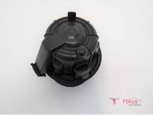 Używane Silnik wentylatora nagrzewnicy Citroen C3 (SC) 1.0 Vti 68 12V Cena € 14,95 Procedura marży oferowane przez Focus Automotive