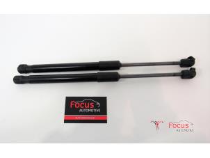 Used Set of tailgate gas struts Volkswagen Up! (121) 1.0 12V 60 Price € 21,18 Inclusive VAT offered by Focus Automotive