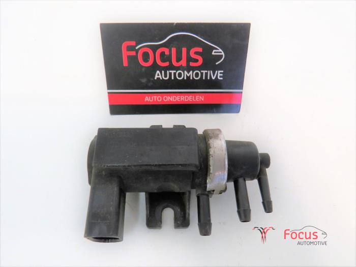 Turbo relief valve from a Volkswagen Caddy III (2KA,2KH,2CA,2CH) 2.0 SDI 2005