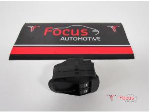 Used Multi-functional window switch Peugeot 206+ (2L/M) 1.1 XR,XS Price € 10,00 Margin scheme offered by Focus Automotive
