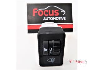 Used AIH headlight switch Nissan Pixo (D31S) 1.0 12V Price € 10,00 Margin scheme offered by Focus Automotive