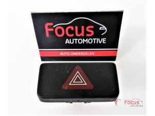 Gebrauchte Panikbeleuchtung Schalter Nissan Pixo (D31S) 1.0 12V Preis € 10,00 Margenregelung angeboten von Focus Automotive