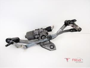 Usagé Moteur + mécanisme d'essuie glace Renault Twingo II (CN) 1.2 16V Prix € 25,00 Règlement à la marge proposé par Focus Automotive