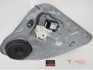 Usagé Lève vitre électrique arrière gauche Ford Focus C-Max 1.8 TDCi 16V Prix € 45,00 Règlement à la marge proposé par Focus Automotive