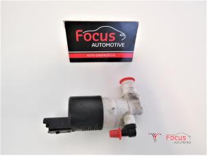 Usados Bomba de limpiaparabrisas delante Citroen Berlingo 1.6 Hdi 16V 90 Precio € 10,00 Norma de margen ofrecido por Focus Automotive