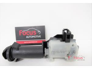 Used Tank flap lock motor Mercedes B (W245,242) 1.5 B-160 16V Price € 10,00 Margin scheme offered by Focus Automotive