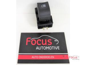 Used Electric window switch Renault Clio IV Estate/Grandtour (7R) 1.5 Energy dCi 90 FAP Price € 10,00 Margin scheme offered by Focus Automotive