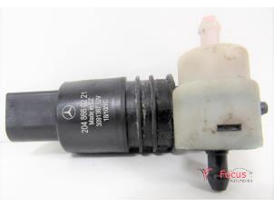 Used Windscreen washer pump Mercedes B (W245,242) 1.5 B-160 16V Price € 7,50 Margin scheme offered by Focus Automotive