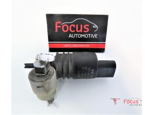 Usados Bomba de limpiaparabrisas delante Seat Ibiza IV (6J5) 1.4 TDI Precio € 10,00 Norma de margen ofrecido por Focus Automotive