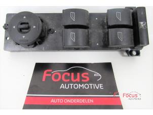 Usados Interruptor combinado de ventanillas Ford Focus C-Max 1.8 TDCi 16V Precio € 35,00 Norma de margen ofrecido por Focus Automotive