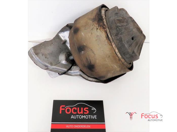 Used Engine mount Mercedes CLS (C219) 500 5.0 V8 24V Price € 35,00 Margin scheme offered by Focus Automotive