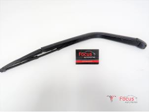 Used Rear wiper arm Fiat Doblo (223A/119) 1.3 JTD 16V Multijet DPF Price € 15,00 Margin scheme offered by Focus Automotive