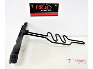 Used Power steering line BMW 3 serie (E90) 318d 16V Price € 30,00 Margin scheme offered by Focus Automotive