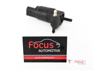 Używane Pompa spryskiwacza przód Skoda Fabia II Combi 1.2 TSI Cena € 4,95 Procedura marży oferowane przez Focus Automotive