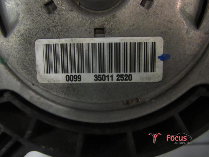 Fan motor from a Citroën C3 Picasso (SH) 1.6 HDi 90 2012