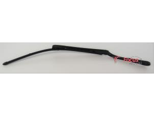 Used Front wiper arm BMW 3 serie (E92) 335i 24V Price € 12,95 Margin scheme offered by Focus Automotive