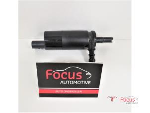 Used Windscreen washer pump BMW 3 serie (E92) 335i 24V Price € 15,00 Margin scheme offered by Focus Automotive