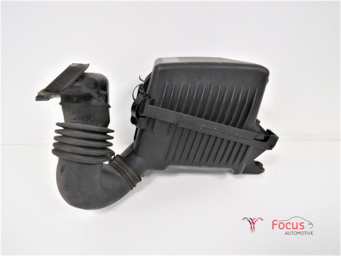 Begagnade Luftfilterhus Kia Picanto (BA) 1.1 CRDi VGT 12V Pris € 15,00 Marginaltabell erbjuds av Focus Automotive