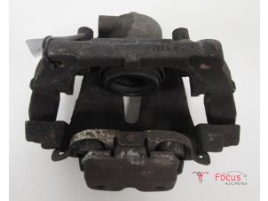 Used Front brake calliper, right BMW X5 (E70) xDrive 35d 3.0 24V Price € 12,95 Margin scheme offered by Focus Automotive