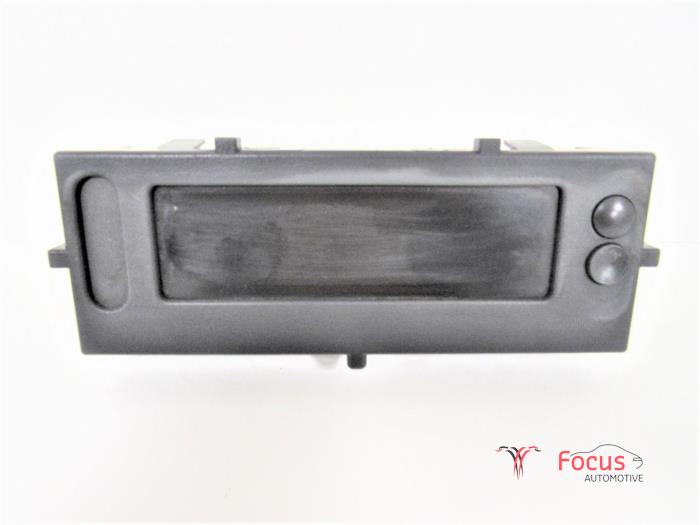 Begagnade Innerdisplay Renault Clio III Estate/Grandtour (KR) 1.2 16V 75 Hi-Flex Pris € 35,00 Marginaltabell erbjuds av Focus Automotive