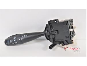 Usados Interruptor de luz Daihatsu Cuore (L251/271/276) 1.0 12V DVVT Precio € 19,99 Norma de margen ofrecido por Focus Automotive