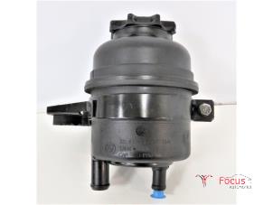 Used Power steering fluid reservoir BMW X1 (E84) sDrive 18i 2.0 16V Price € 10,00 Margin scheme offered by Focus Automotive