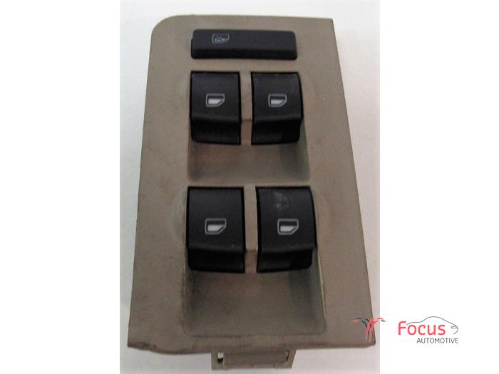 Usados Interruptor combinado de ventanillas Audi A6 Quattro (C5) 1.8 20V T Precio € 35,00 Norma de margen ofrecido por Focus Automotive