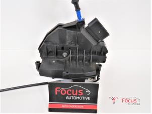 Used Front door lock mechanism 4-door, right Ford Fiesta 6 (JA8) 1.6 TDCi 16V 90 Price € 20,00 Margin scheme offered by Focus Automotive