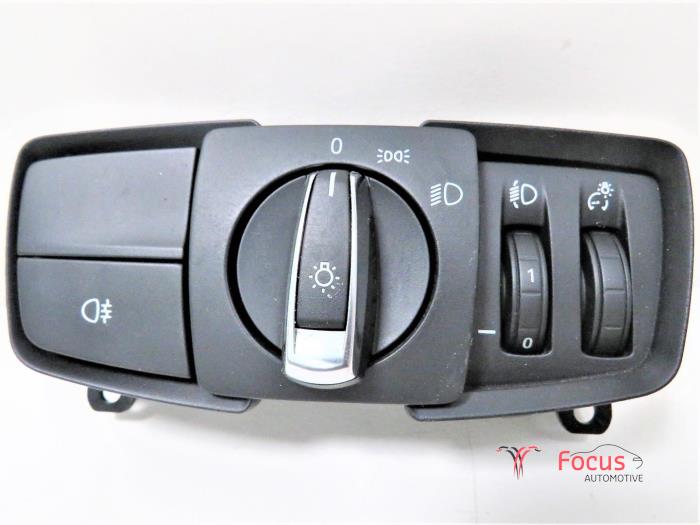 Light switch from a BMW 1 serie (F20) 116d 1.6 16V Efficient Dynamics 2013