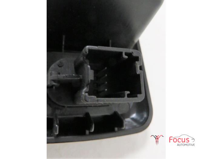 Electric window switch from a Ford Focus 2 1.8 TDCi 16V 2008
