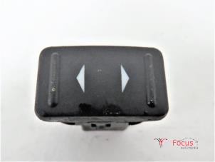 Used Electric window switch Ford Focus 2 1.8 TDCi 16V Price € 10,00 Margin scheme offered by Focus Automotive