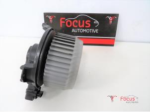 Używane Silnik wentylatora nagrzewnicy Toyota Yaris II (P9) 1.3 16V VVT-i Cena € 25,00 Procedura marży oferowane przez Focus Automotive