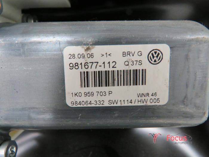 Mechanizm szyby lewej tylnej wersja 4-drzwiowa z Volkswagen Passat Variant (3C5) 2.0 TDI 16V 135 2007