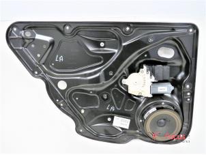 Używane Mechanizm szyby lewej tylnej wersja 4-drzwiowa Volkswagen Passat Variant (3C5) 2.0 TDI 16V 135 Cena € 60,00 Procedura marży oferowane przez Focus Automotive