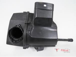 Usados Cuerpo de filtro de aire Skoda Fabia II (5J) 1.2 TDI 12V Greenline Precio € 5,00 Norma de margen ofrecido por Focus Automotive