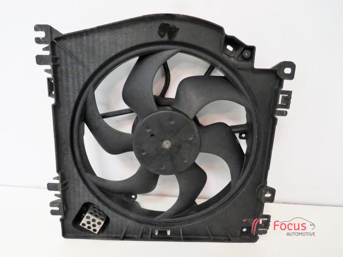 Cooling fans from a Renault Clio III Estate/Grandtour (KR) 1.5 dCi 70 2010