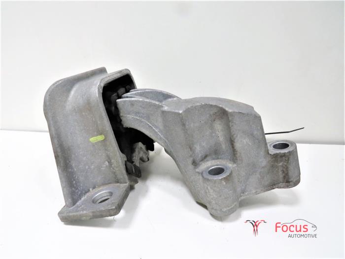 Used Engine mount Renault Twingo II (CN) 1.2 Price € 9,95 Margin scheme offered by Focus Automotive