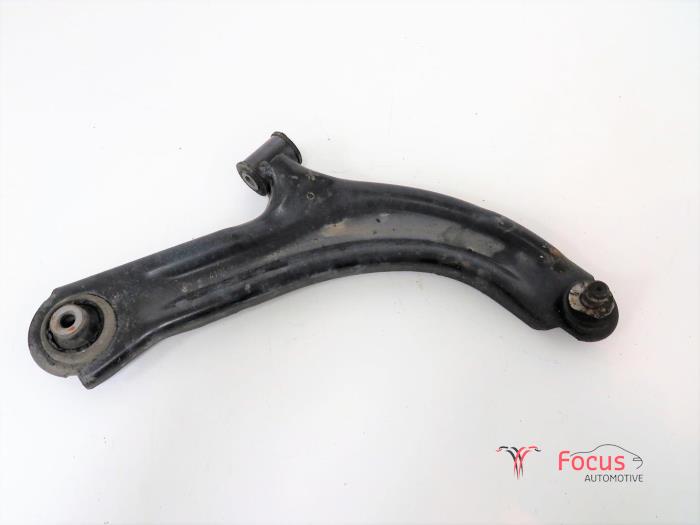 Front wishbone, right from a Renault Clio III (BR/CR) 1.2 16V 65 2008