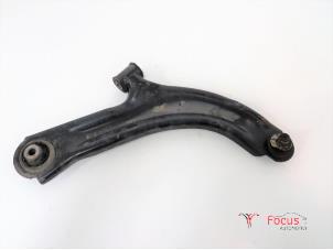 Used Front wishbone, right Renault Clio III (BR/CR) 1.2 16V 65 Price € 20,00 Margin scheme offered by Focus Automotive