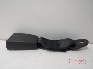Usagé Insertion ceinture de sécurité arrière gauche Suzuki Alto (GF) 1.0 12V Prix € 15,00 Règlement à la marge proposé par Focus Automotive