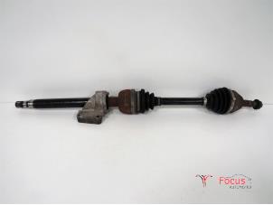 Used Front drive shaft, right Opel Zafira (M75) 1.9 CDTI Price € 25,00 Margin scheme offered by Focus Automotive