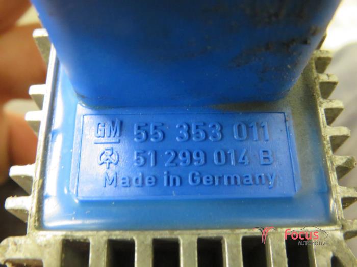 Glow plug relay from a Opel Zafira (M75) 1.9 CDTI 2007