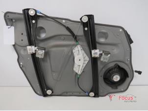 Used Window mechanism 4-door, front right Mercedes B (W245,242) 2.0 B-180 CDI 16V Price € 20,00 Margin scheme offered by Focus Automotive