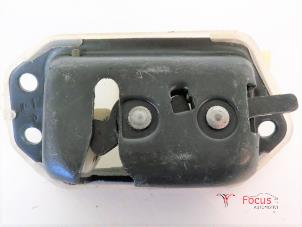 Used Tailgate lock mechanism Suzuki Alto (RF410) 1.1 16V Price € 10,00 Margin scheme offered by Focus Automotive
